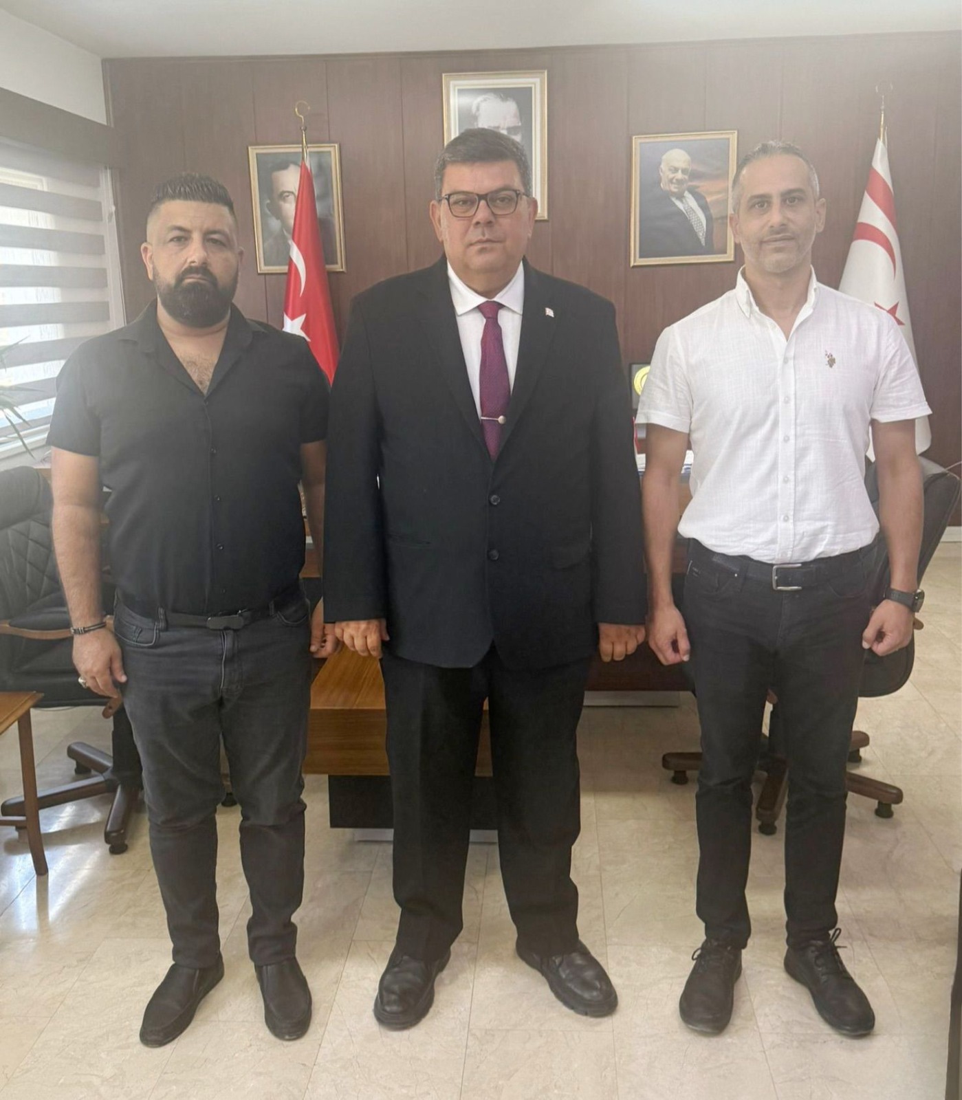MEMUR-SEN BAŞKAN ADAYI EMRE AKSU’DAN MALİYE BAKANI BEROVA’YA NEZAKET ZİYARETİ