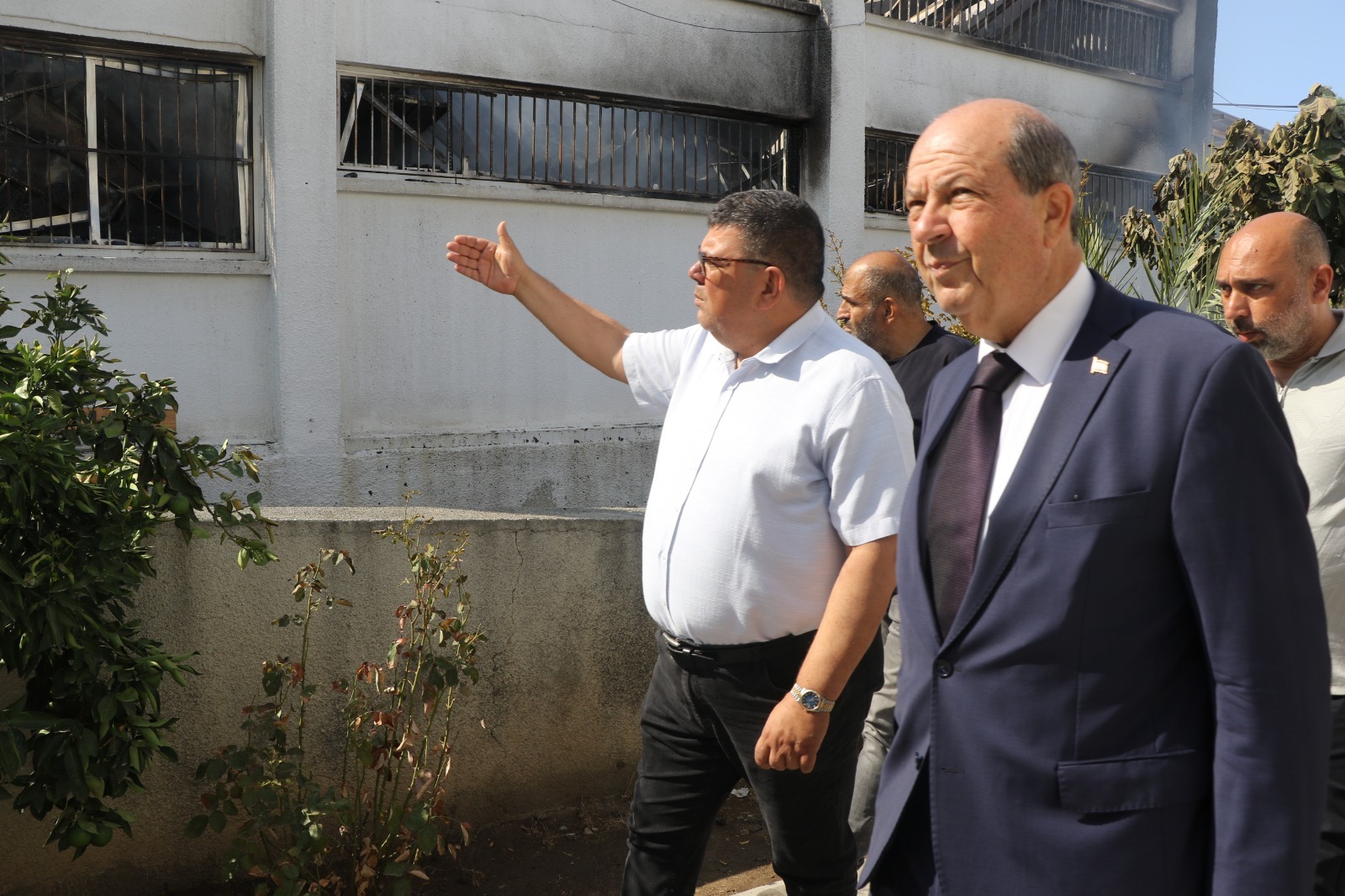 GÜMRÜK VE RÜSUMAT DAİRESİ’NE AİT LEFKOŞA’DA SANAYİ BÖLGESİNDE YER ALAN KARGO ŞUBE AMBARINDA YANGIN ÇIKTI