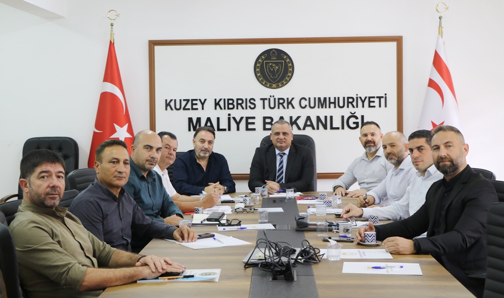 KAMUDA YETKİLİ BEŞ SENDİKA BUGÜN MALİYE BAKANLIĞI MÜSTEŞARI BURAK ŞÖFÖROĞLU İLE BİR ARAYA GELDİ